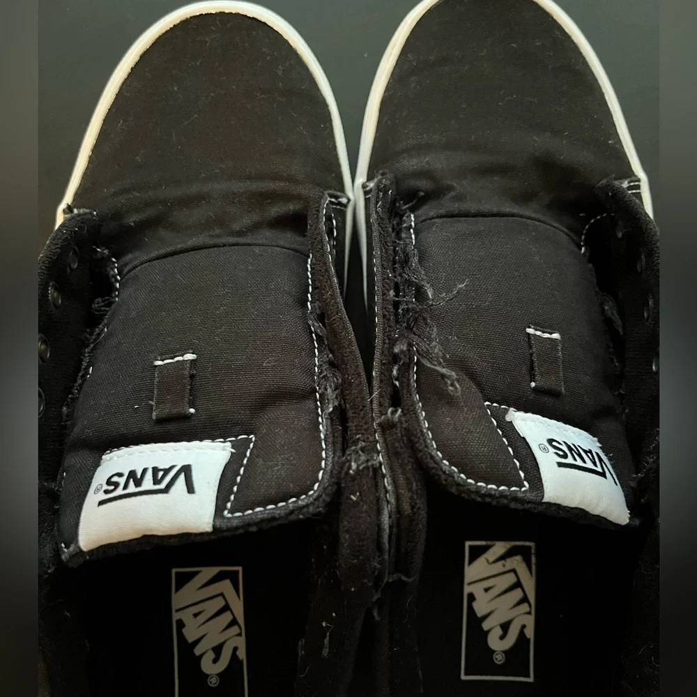 Vans - Picture 6 of 9